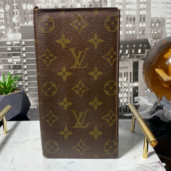 Louis Vuitton Handbags - Authentic Louis Vuitton Monogram checkbook holder